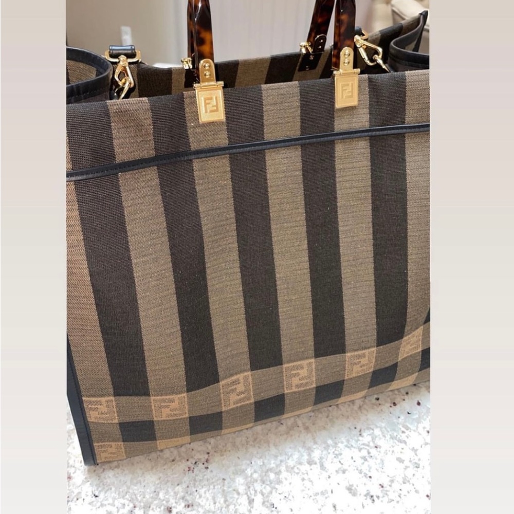 Fendi Sunshine Shopper 2020 SS